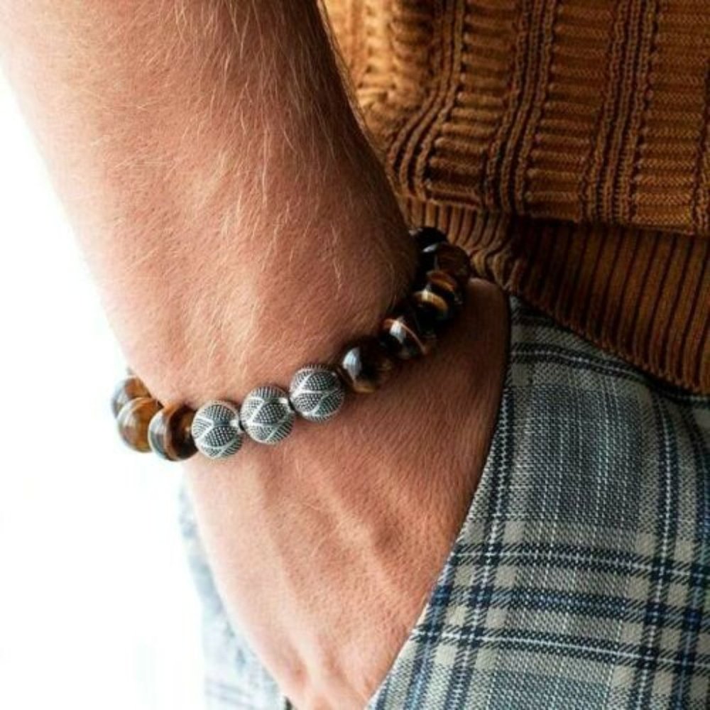 TIGER EYE BEACED BRACELET.